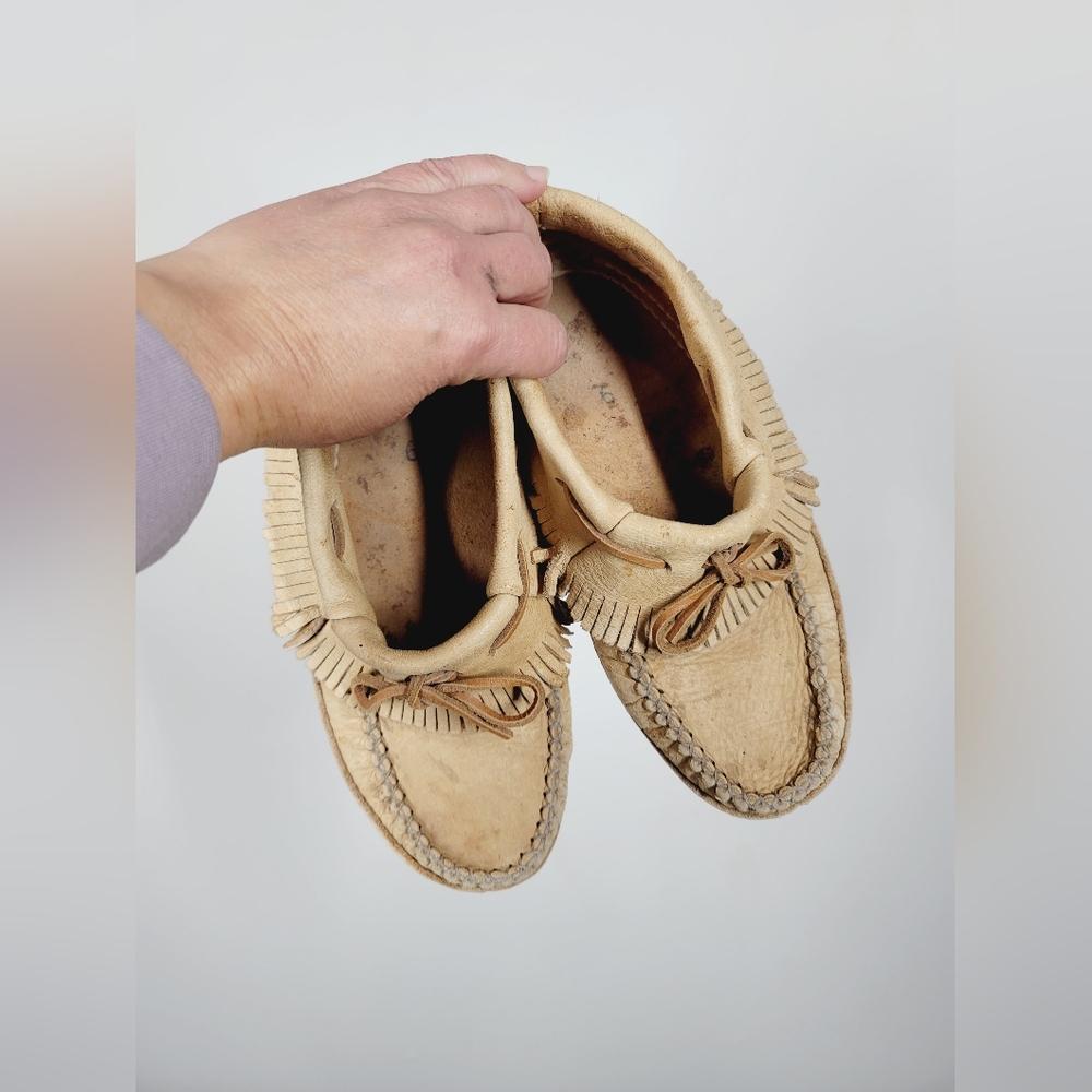 Moose Skin Tan Moccasin Shoe, Size 9 - Picture 5 of 5